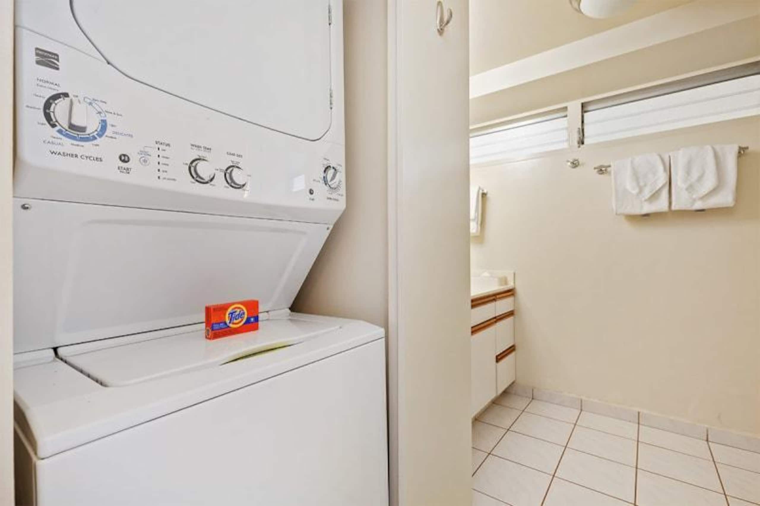 Condo in Honolulu · ★4.7 · 2 bedrooms · 3 beds · 1 shared bath - Image 15