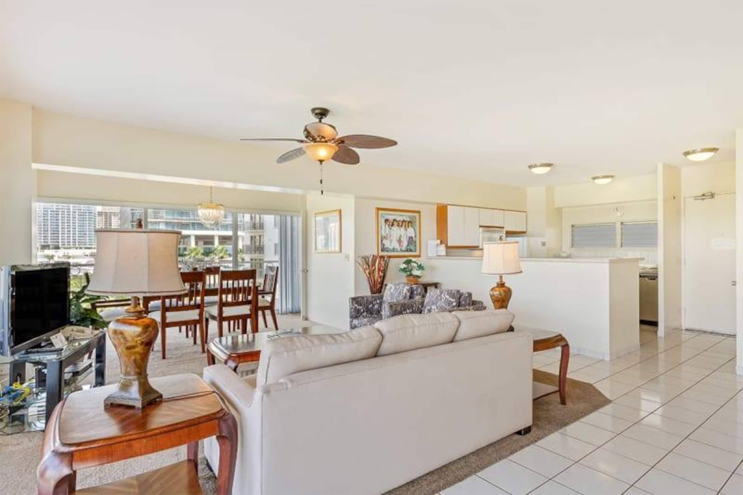 Condo in Honolulu · ★4.7 · 2 bedrooms · 3 beds · 1 shared bath - Image 8