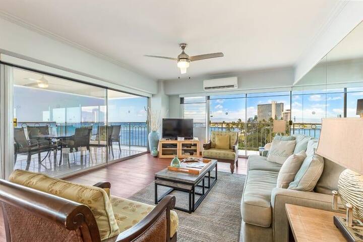 2 Bedroom Deluxe Ocean Front – Waikīkī Shore 600