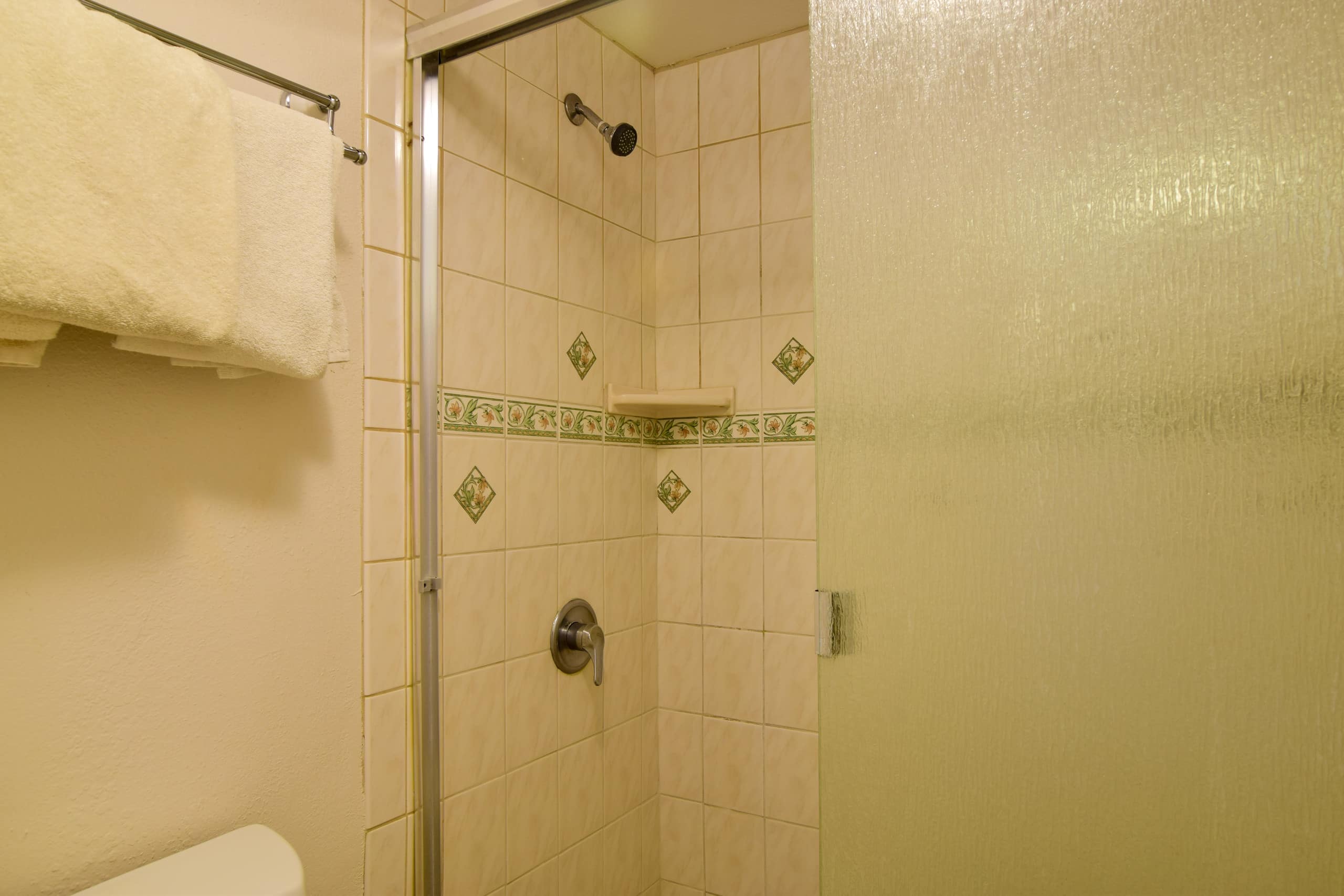 Condo in Lahaina · ★4.56 · 1 bedroom · 1 bed · 1 bath - Image 11