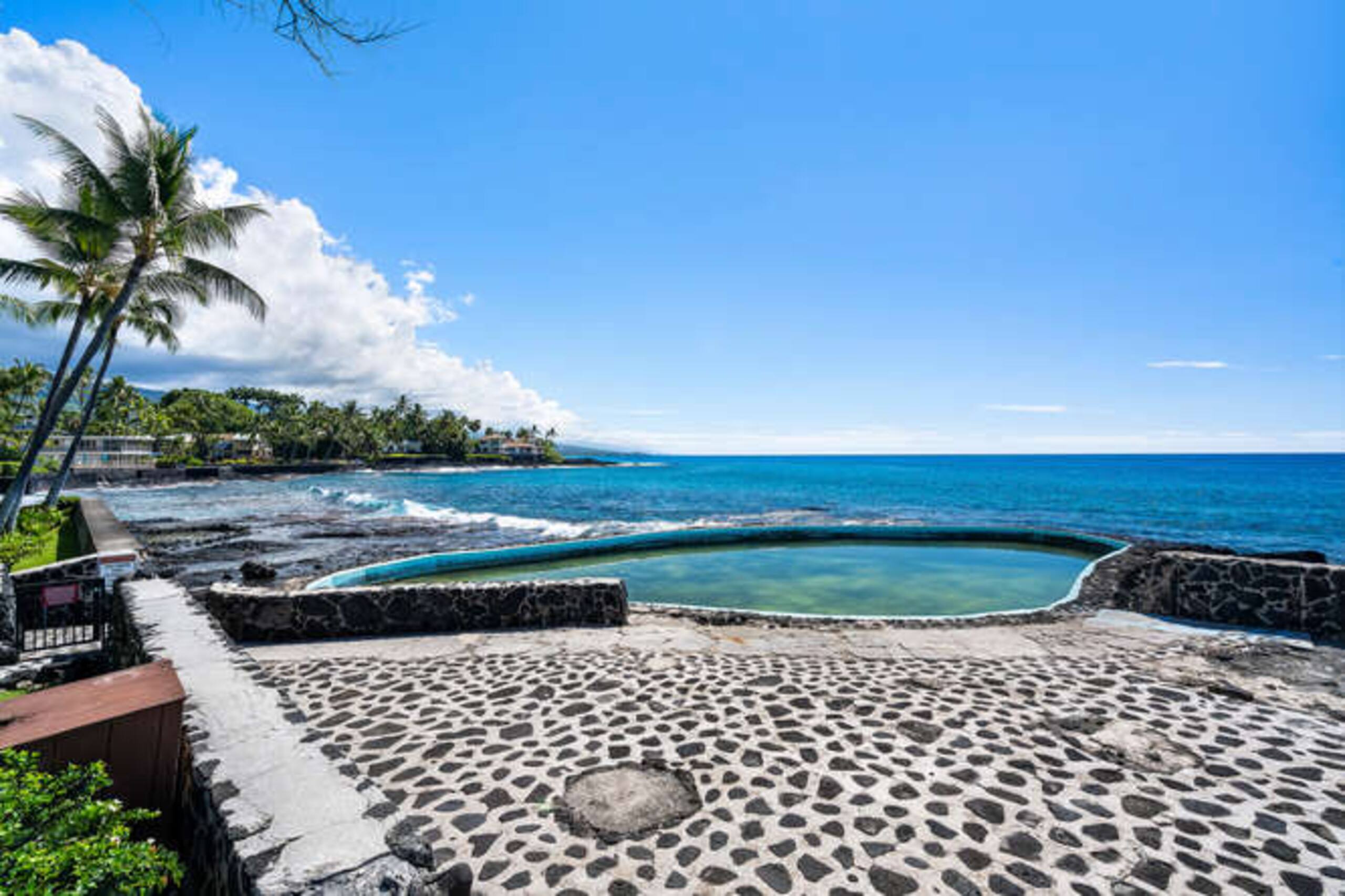 Condo in Kailua-Kona · ★5.0 · 1 bedroom · 2 beds · 1 private bath - Image 34