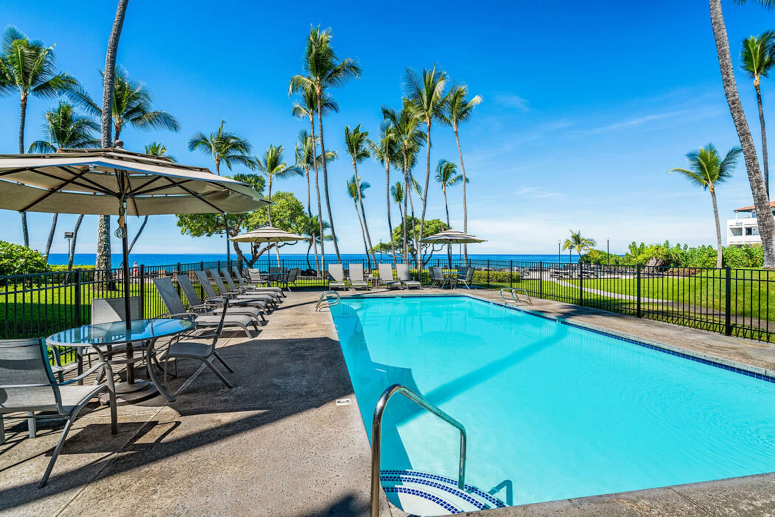 Condo in Kailua-Kona · ★5.0 · 1 bedroom · 2 beds · 1 private bath - Image 24