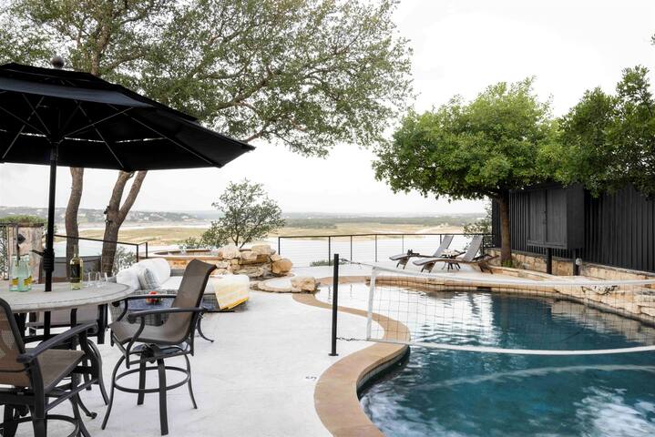 AustinTeton’s Sunset Cliff Resort on Lake Travis gallery image 2