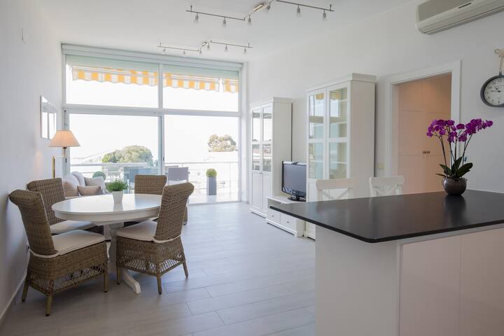 almadrava platja 1 -superb apartment on the beach gallery image 2