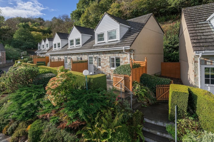 Conveniently Located To Explore All That Cornwall And Devon Have To Offer - Saltash