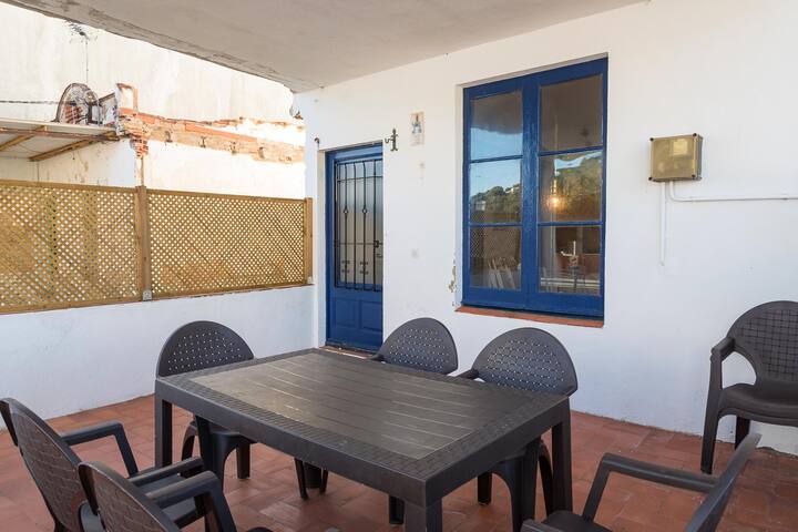 ca l’estany clos-town house in the center of tamar gallery image 4