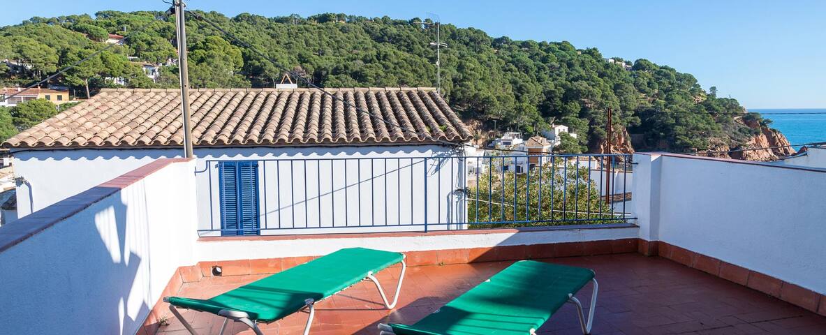 ca l’estany clos-town house in the center of tamar gallery image 5