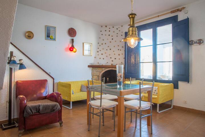 ca l’estany clos-town house in the center of tamar gallery image 3