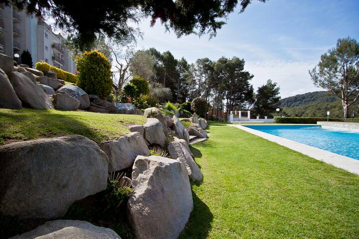 sol pins ii – robert – apartment with shared swimm gallery image 4