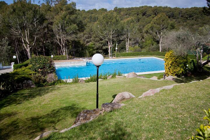 sol pins ii – robert – apartment with shared swimm gallery image 2