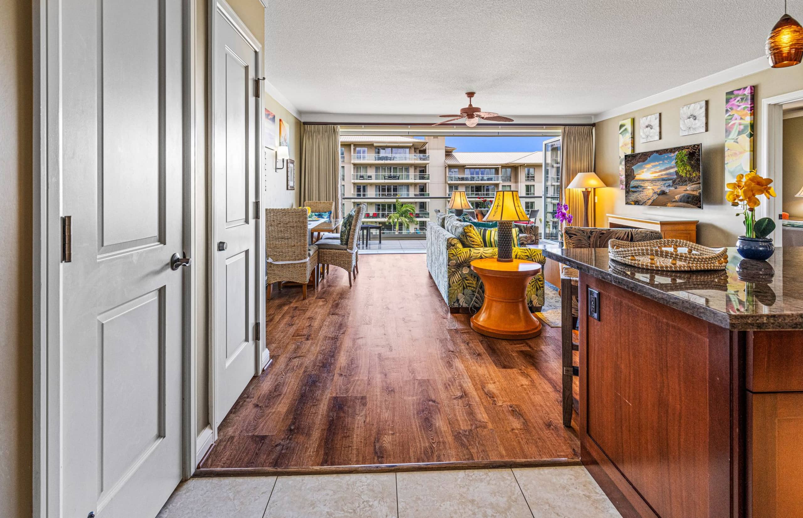Condo in Lahaina · ★4.92 · 2 bedrooms · 3 beds · 2 baths - Image 16
