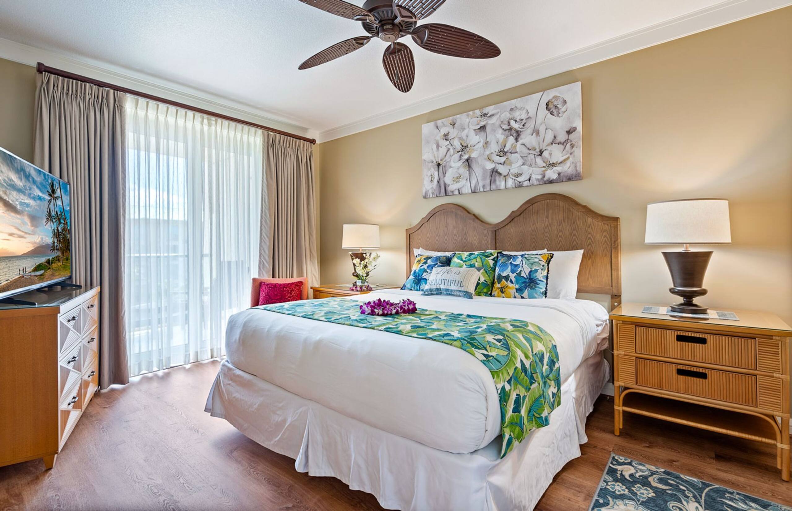Condo in Lahaina · ★4.92 · 2 bedrooms · 3 beds · 2 baths - Image 25