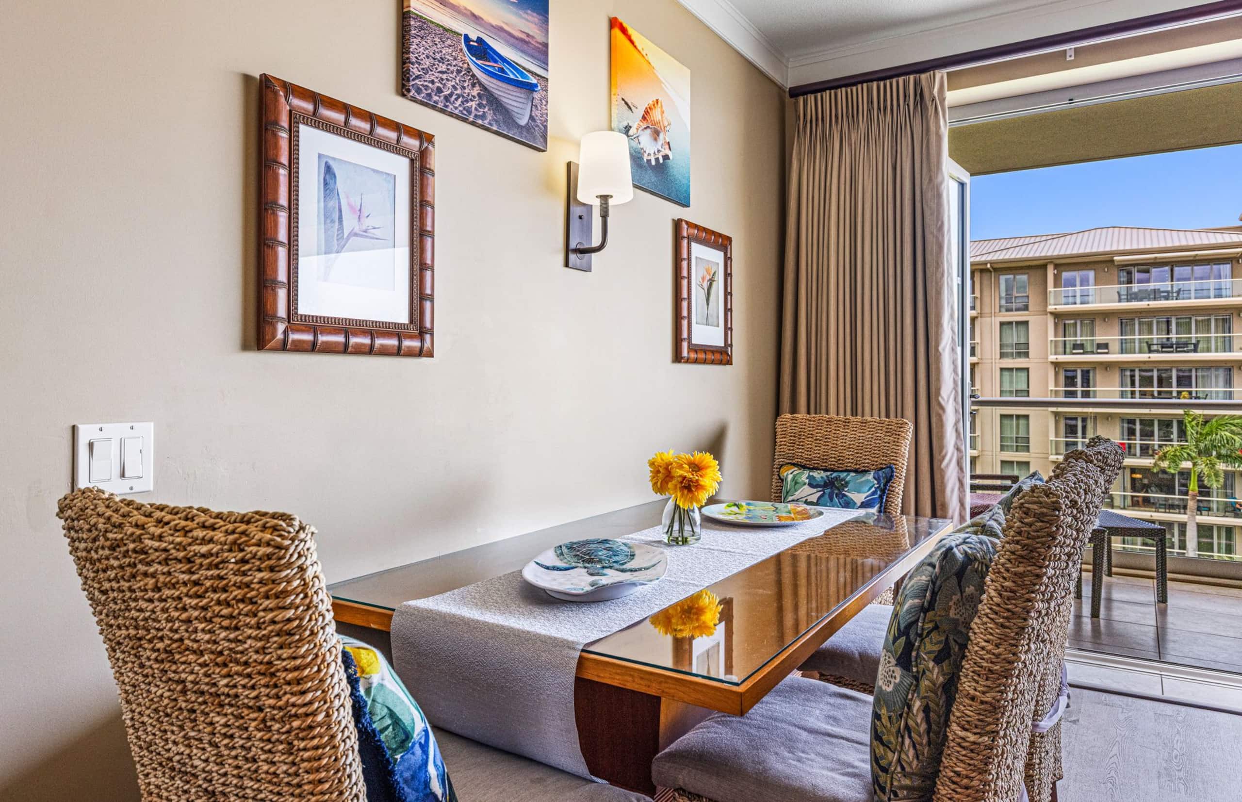 Condo in Lahaina · ★4.92 · 2 bedrooms · 3 beds · 2 baths - Image 11