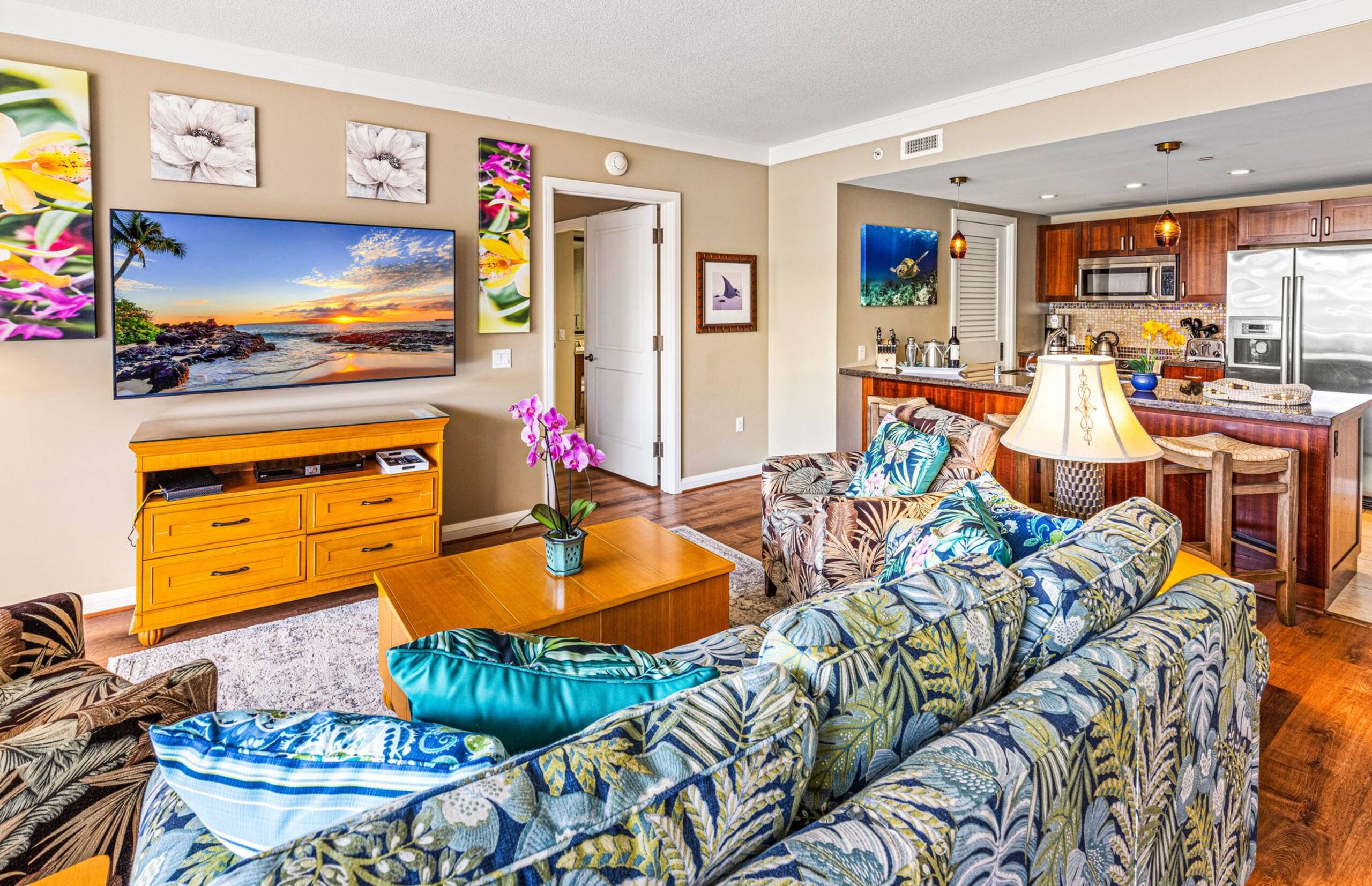 Condo in Lahaina · ★4.92 · 2 bedrooms · 3 beds · 2 baths - Image 14