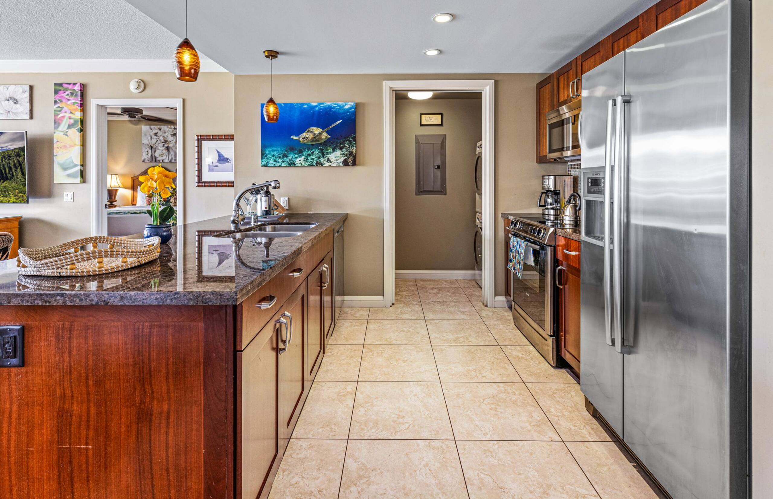 Condo in Lahaina · ★4.92 · 2 bedrooms · 3 beds · 2 baths - Image 17