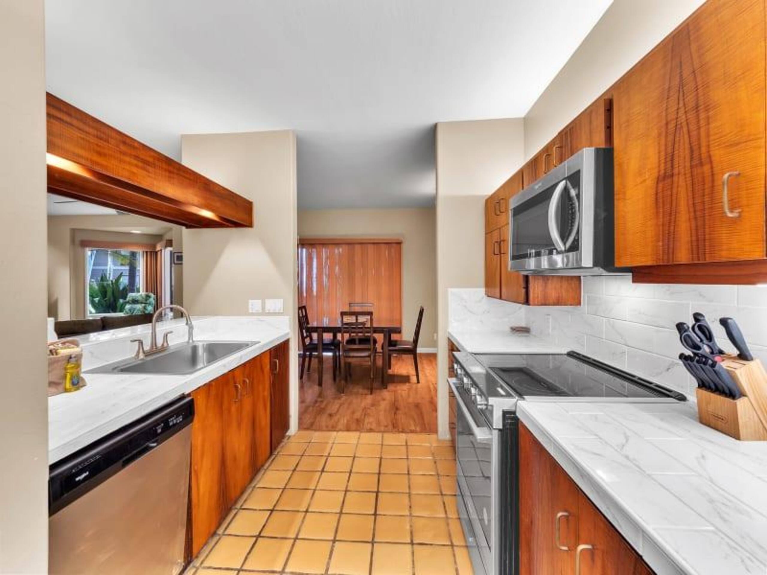 Condo in KAILUA-KONA · ★4.3 · 2 bedrooms · 3 beds · 2 baths - Image 16