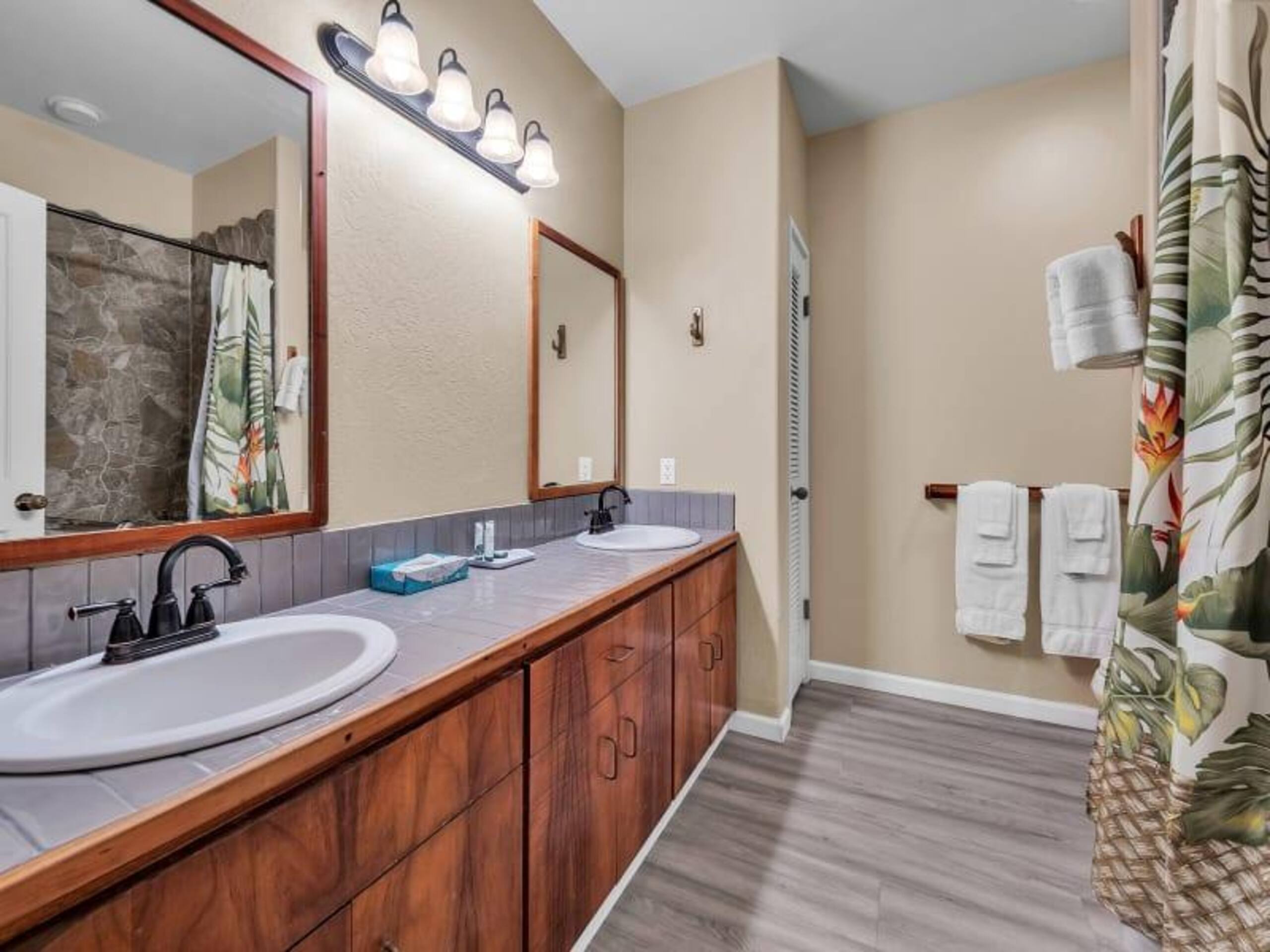 Condo in KAILUA-KONA · ★4.3 · 2 bedrooms · 3 beds · 2 baths - Image 17