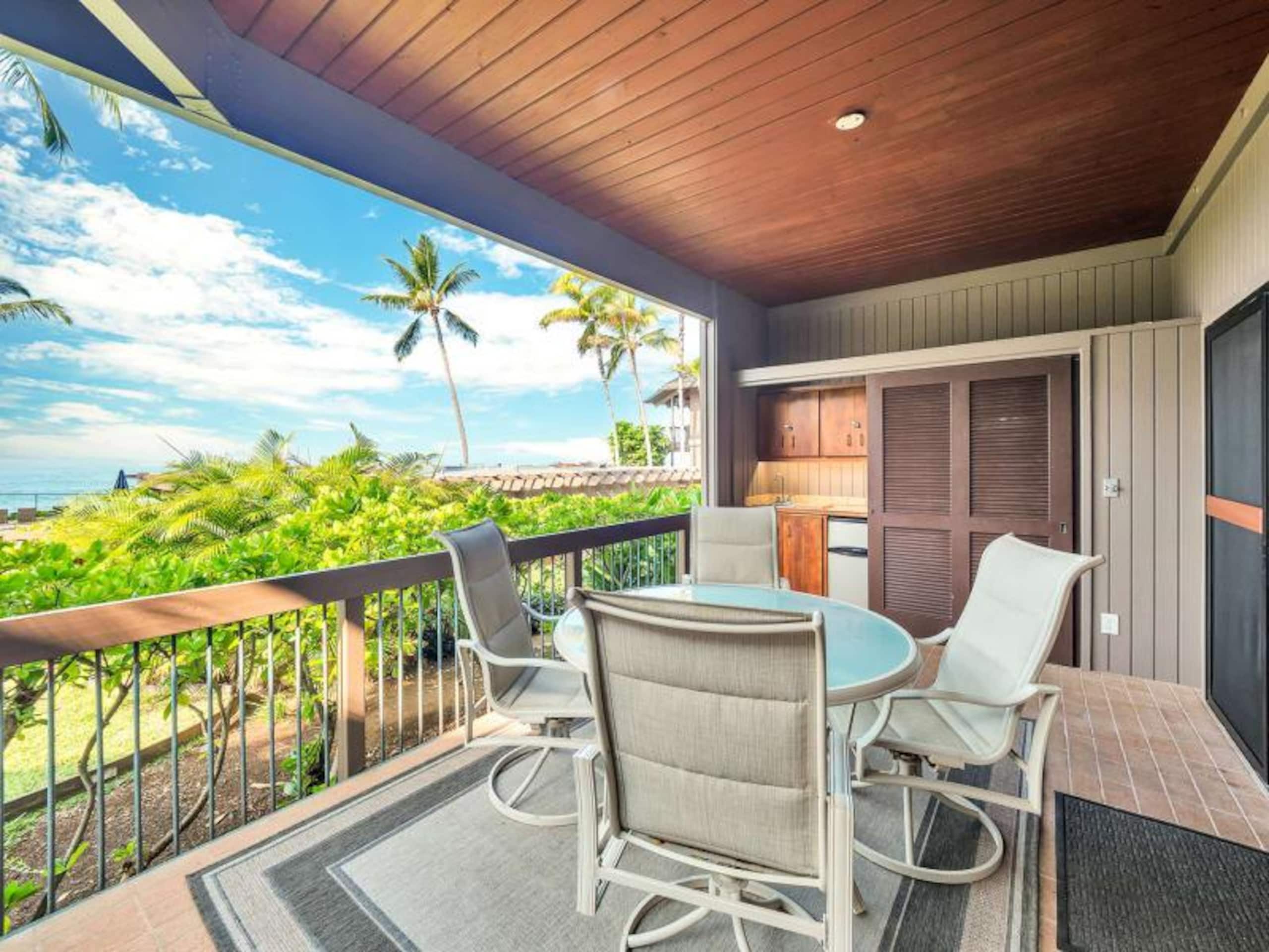 Condo in KAILUA-KONA · ★4.3 · 2 bedrooms · 3 beds · 2 baths - Image 1