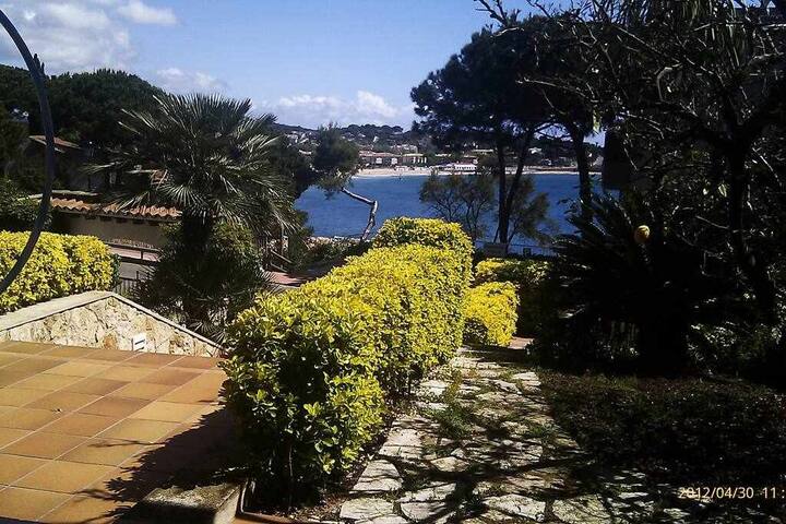 Costa Brava. Sagaró frontbeach, cala acces gallery image 3