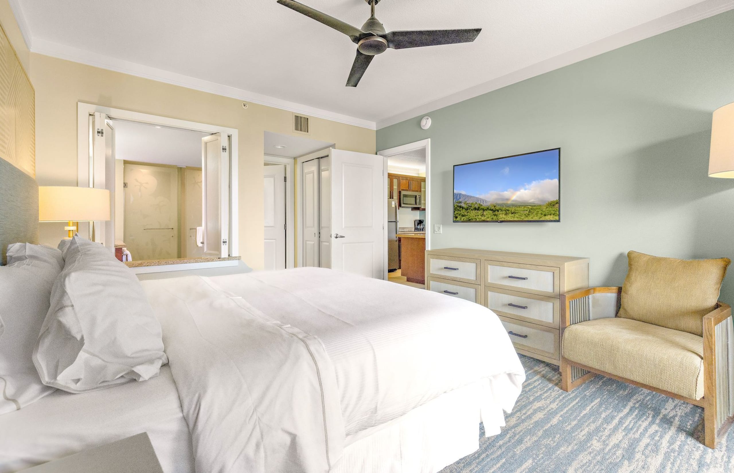 Condo in Lahaina · ★5.0 · 2 bedrooms · 4 beds · 2 baths - Image 11