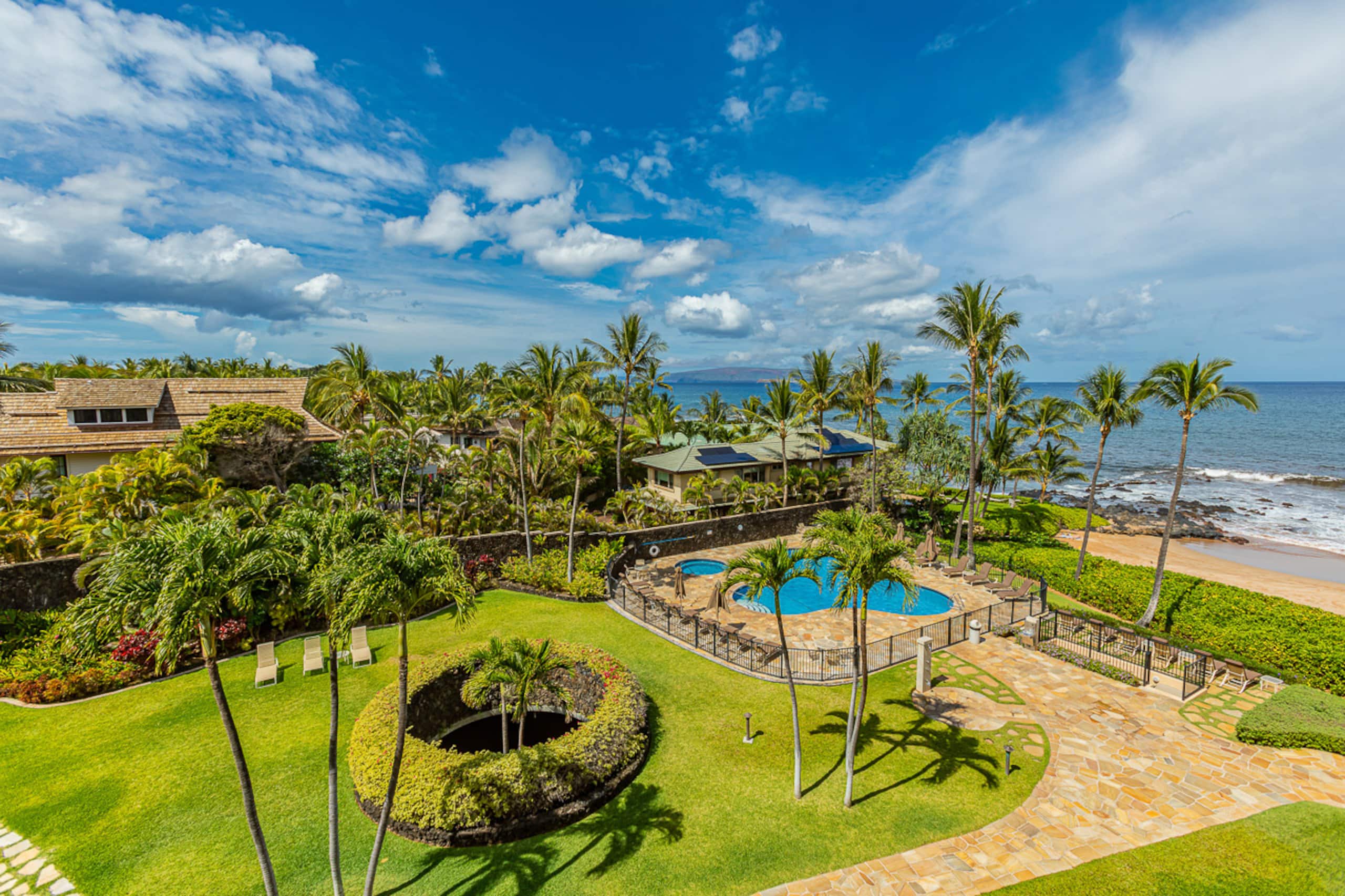 Condo in Kihei · ★4.97 · 2 bedrooms · 4 beds · 2 baths - Image 40