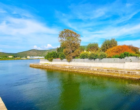 Villa Cecilia on the Lake, Sea Front