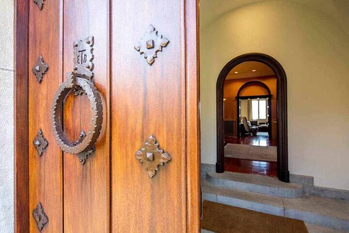 Casa señorial Triadú-Marqués, Girona gallery image 3