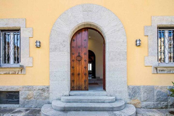 Casa señorial Triadú-Marqués, Girona gallery image 4