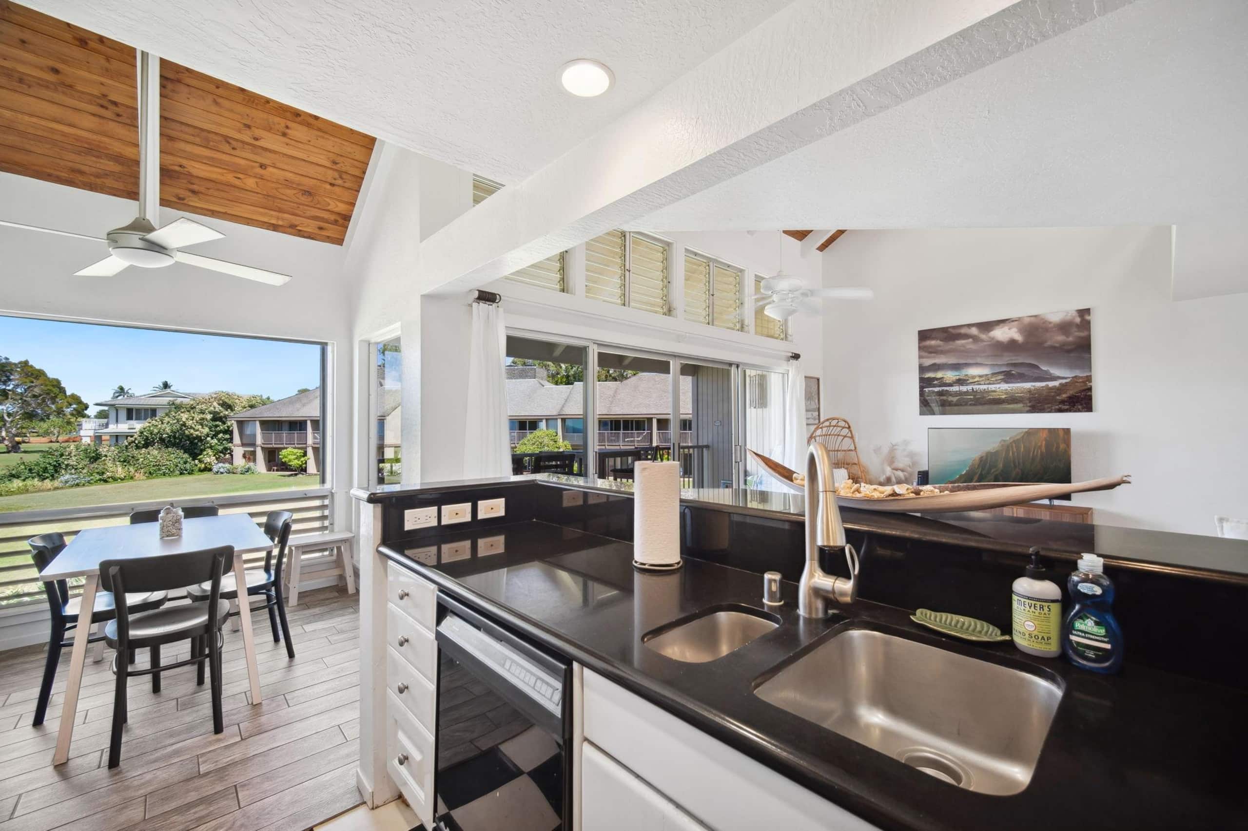 Condo in Princeville · ★4.49 · 2 bedrooms · 3 beds · 2 baths - Image 14