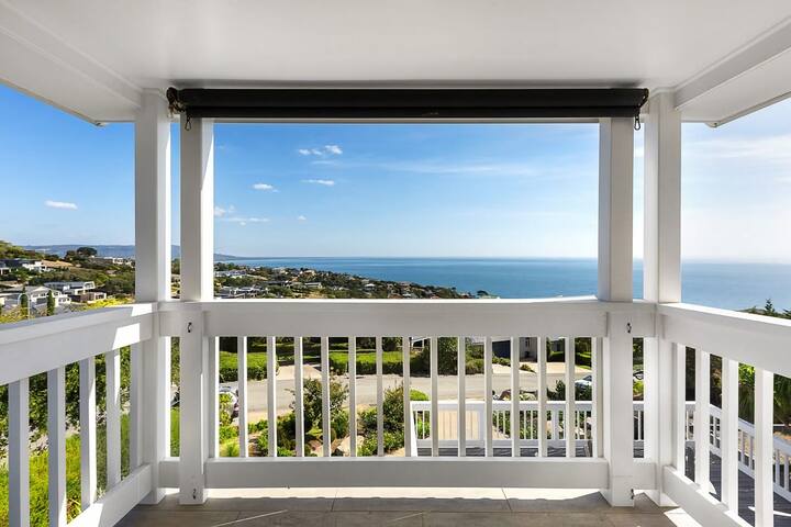 Hamptons Retreat | Chic Luxury with Pool and Views gallery image 3