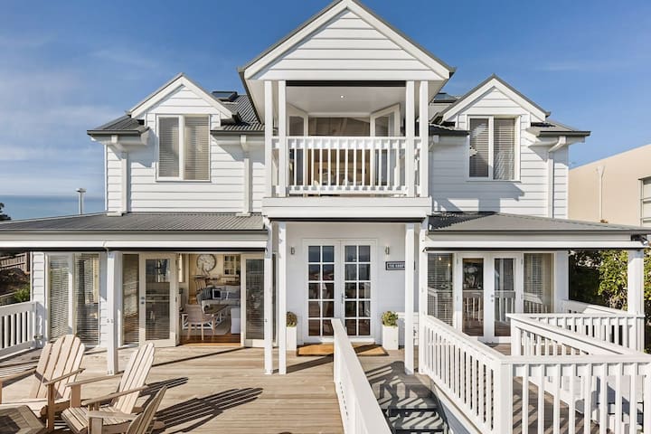 Hamptons Retreat | Chic Luxury with Pool and Views gallery image 2