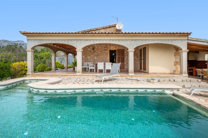 Can Jaume la Font by Vida Villas, walk to town