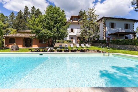 Villa Orchidea - Historical villa with pool