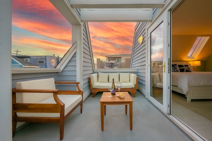 Steps to Beach, AC, Garage & Large Patio!