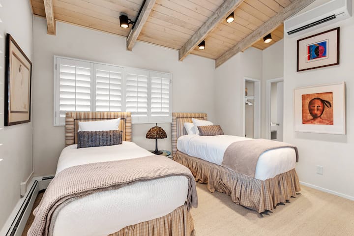All bedrooms have mini-split AC's