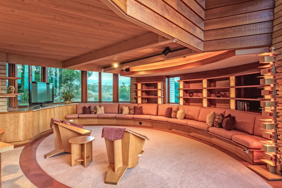 Hawaii's Only Frank Lloyd Wright Home! - Houses for Rent in Waimea ...