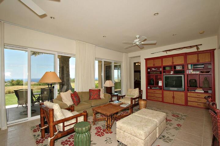 2 Bedroom at Mauna Kea, Short Drive to Beach!