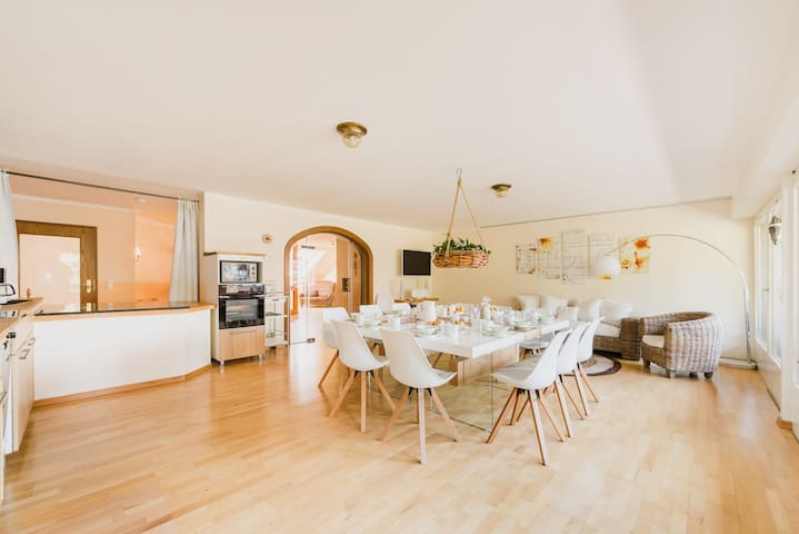 Anja Anna Und Dana managed Airbnb listing 2