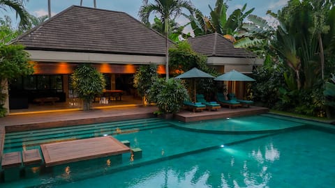 Ubud Villa - 4br Jungle View