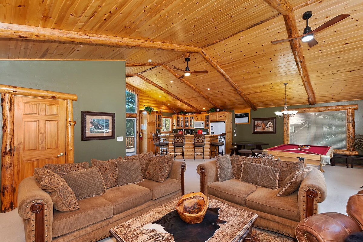 Outdoor Living! Hot Tub! Close to Bear Mountain! - Houses for Rent