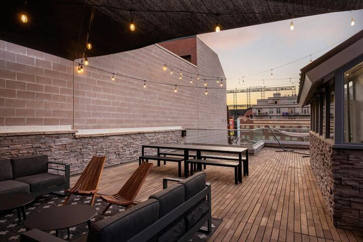 Large Loft w/ Rooftop Deck – Coors Field Adjacent gallery image 2