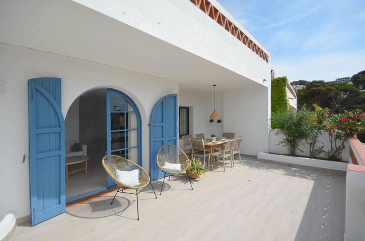 Holiday rental semidetached with swimming pool in gallery image 2