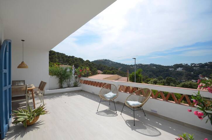 Holiday rental semidetached with swimming pool in gallery image 5