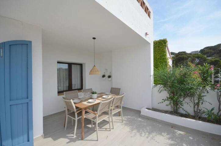 Holiday rental semidetached with swimming pool in gallery image 3