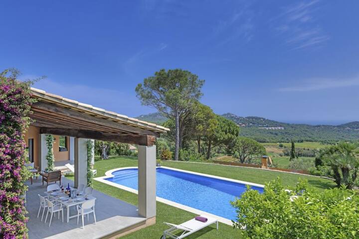 Holiday rental villa with swimming pool in Begur, gallery image 5