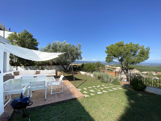 Holiday rental villa in Begur, Centre gallery image 3