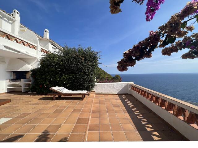 Holiday rental semidetached with swimming pool in gallery image 3