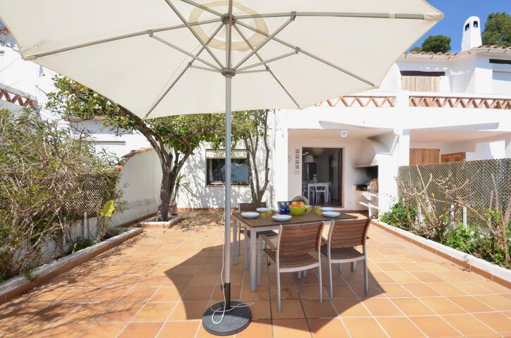 Holiday rental semidetached with swimming pool in gallery image 4