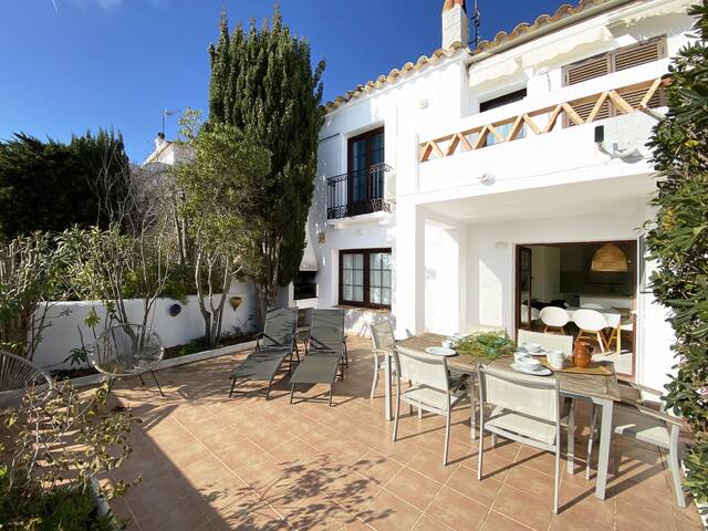 Holiday rental semidetached with swimming pool in gallery image 2