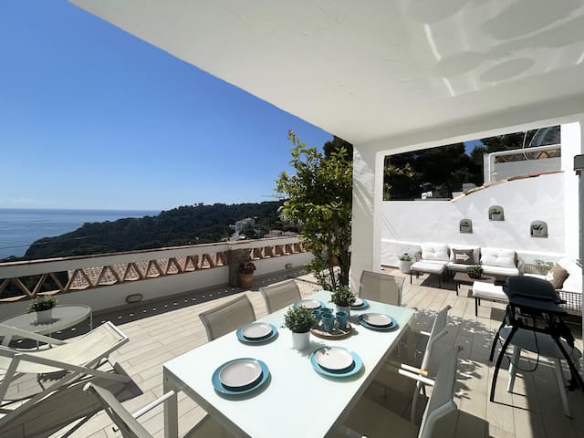 Holiday rental semidetached with swimming pool in